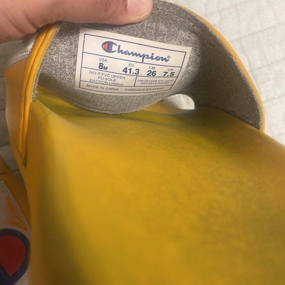 Champion yellow slides size 8 - Picture 4 of 4